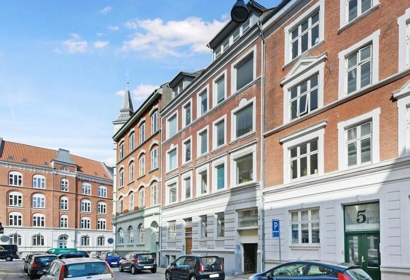 Aalborg Bed And Breakfast