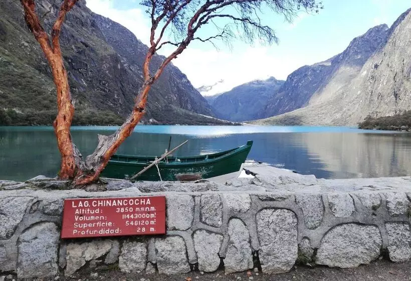 Artesonraju Hostel Huaraz