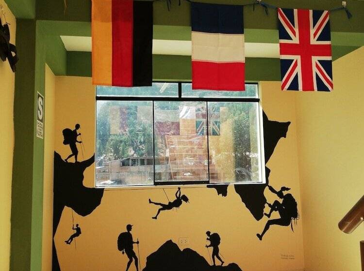 Artesonraju Hostel Huaraz