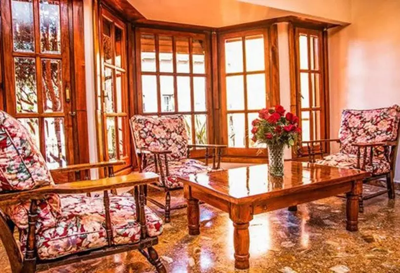 Aamiaismajoitus (B&B) Bella Vita Hotel Boutique Lujan