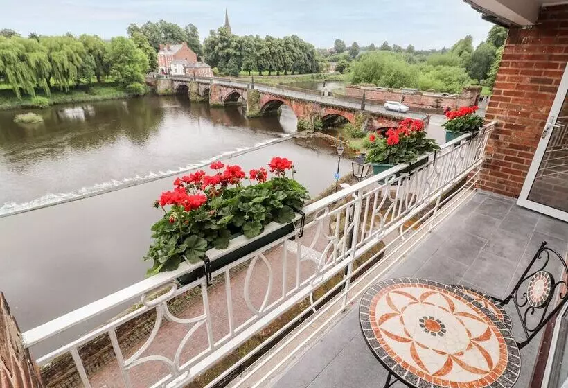 Dee Heights Penthouse