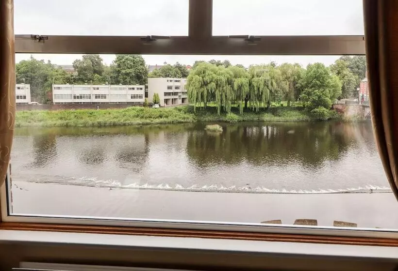 Dee Heights Penthouse