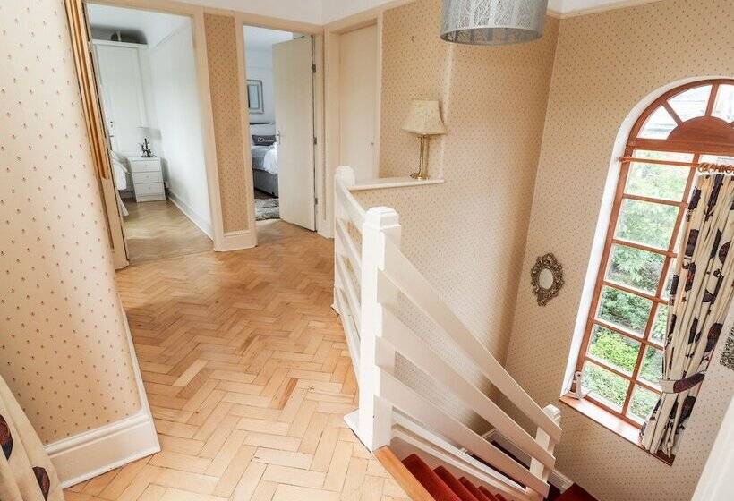 Dee Heights Penthouse