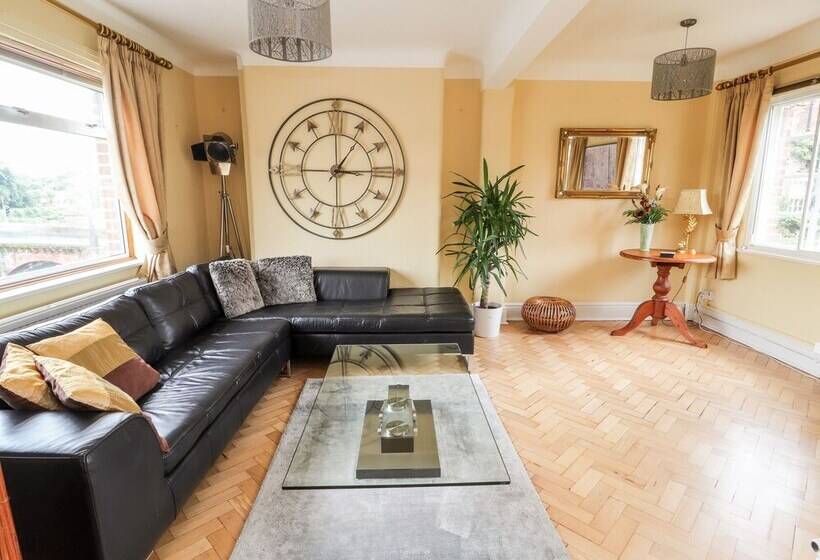 Dee Heights Penthouse