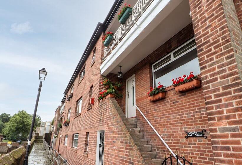 Dee Heights Penthouse