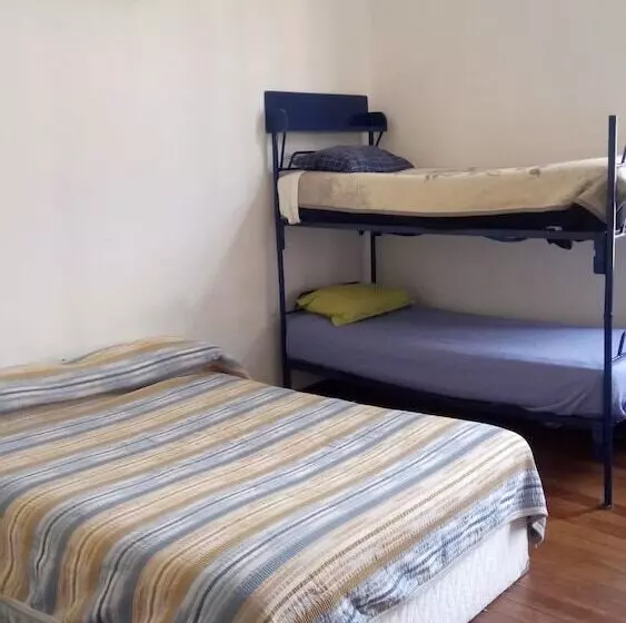 Espacio 420 Hostel