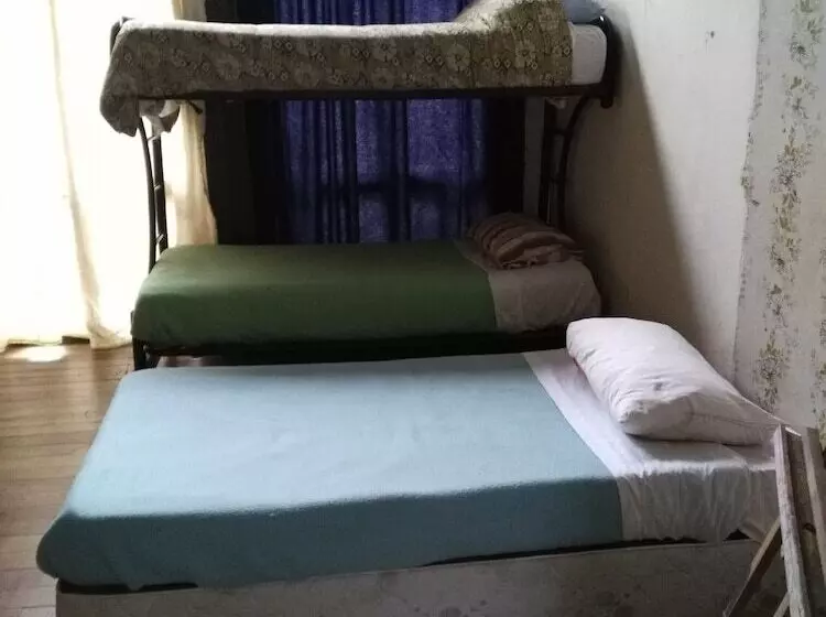 Espacio 420 Hostel