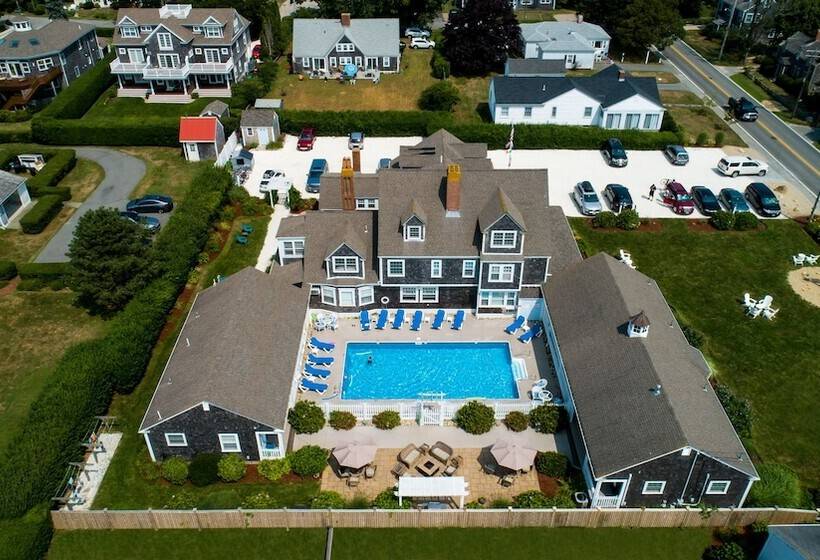 Отель Beach Breeze Inn