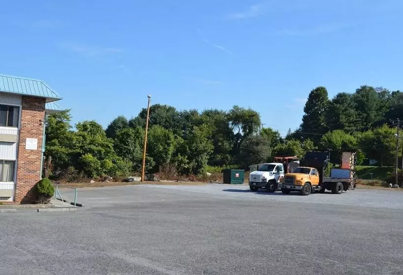 Hotelli Budget Inn Of Claypool Hill