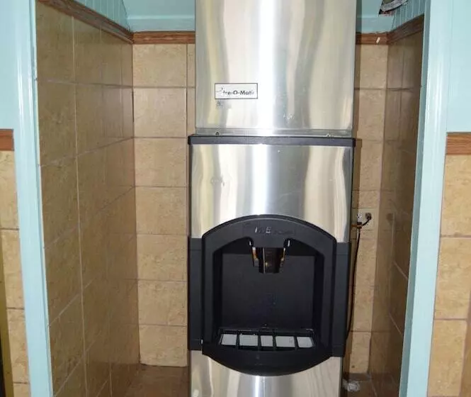 Hotelli Budget Inn Of Claypool Hill