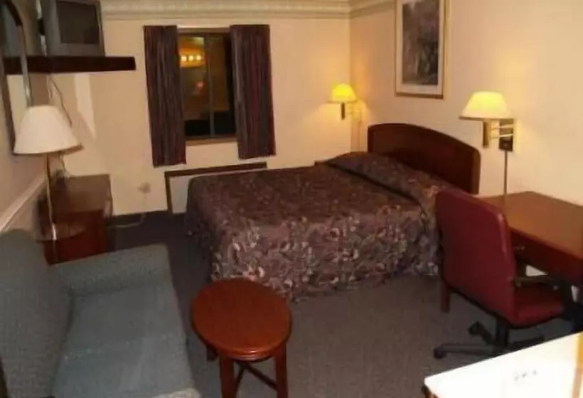 Hotelli Budget Inn Of Claypool Hill