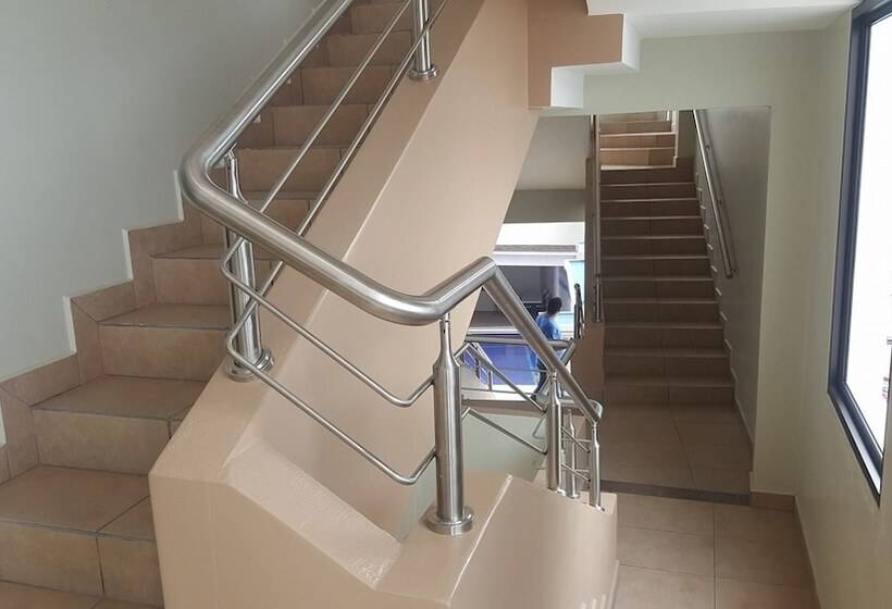 هتل Iv Centenario