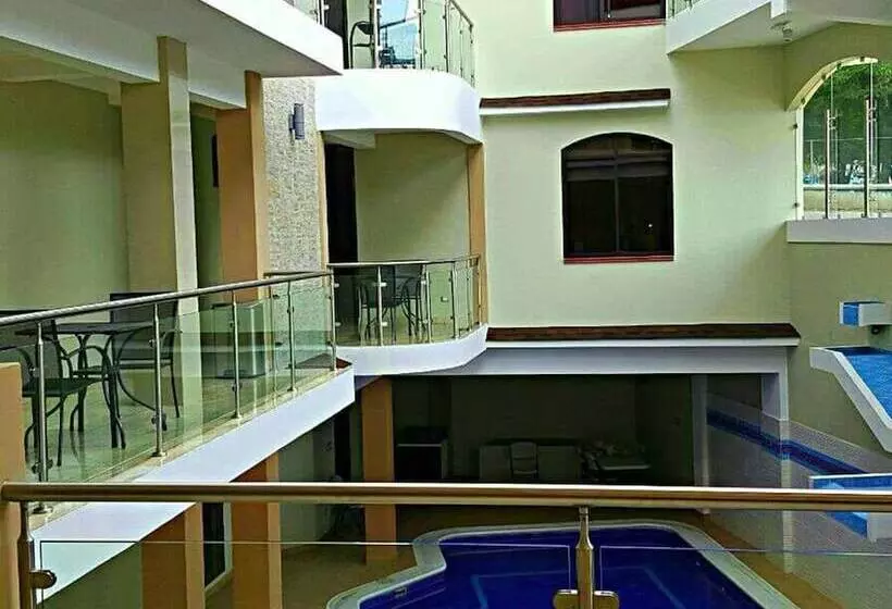 هتل Iv Centenario