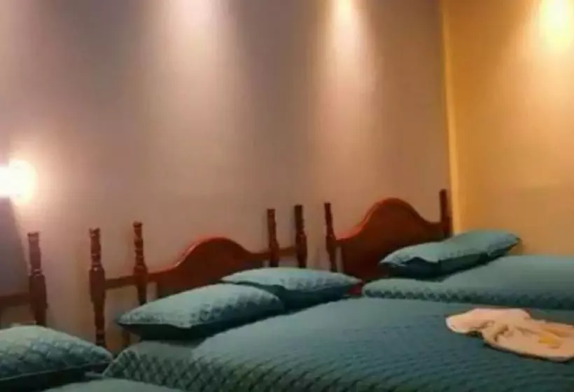 هتل Iv Centenario