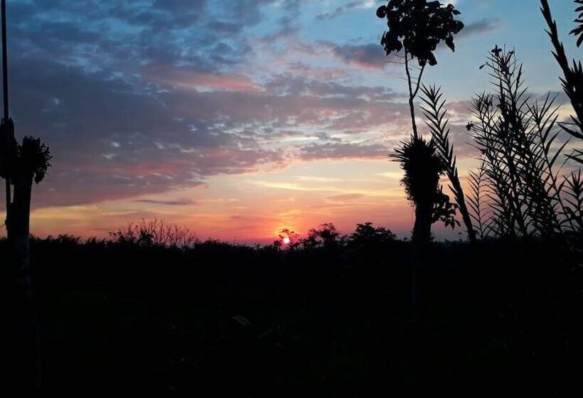 Отель La Estancia De Lilo