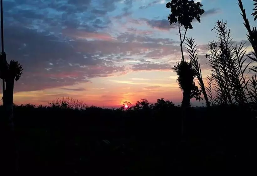 هتل La Estancia De Lilo