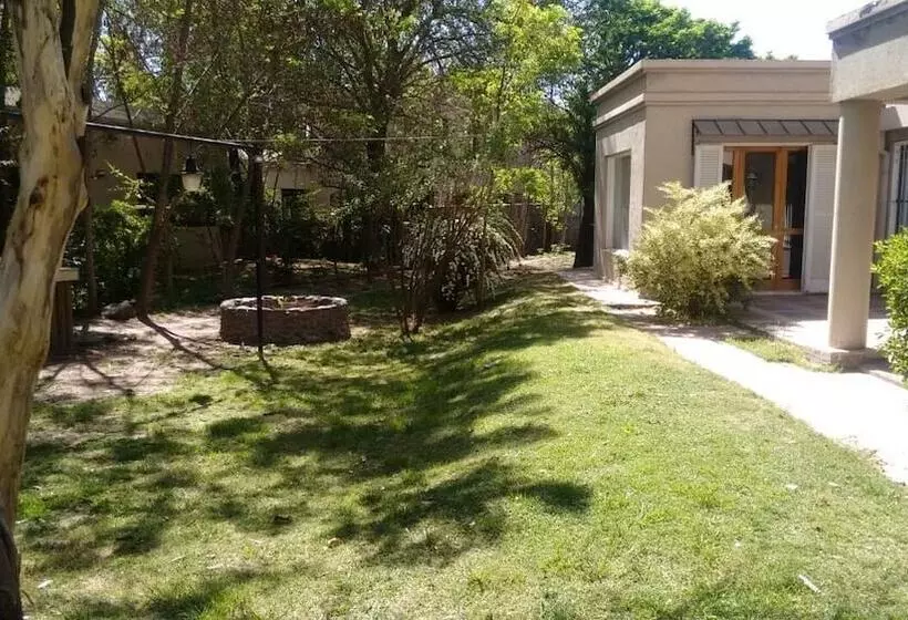 ペンション Mendoza Leisure Time Guest House
