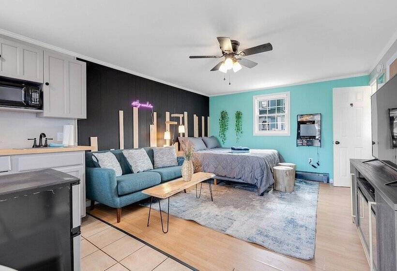 Sandcastle Inn & Motel