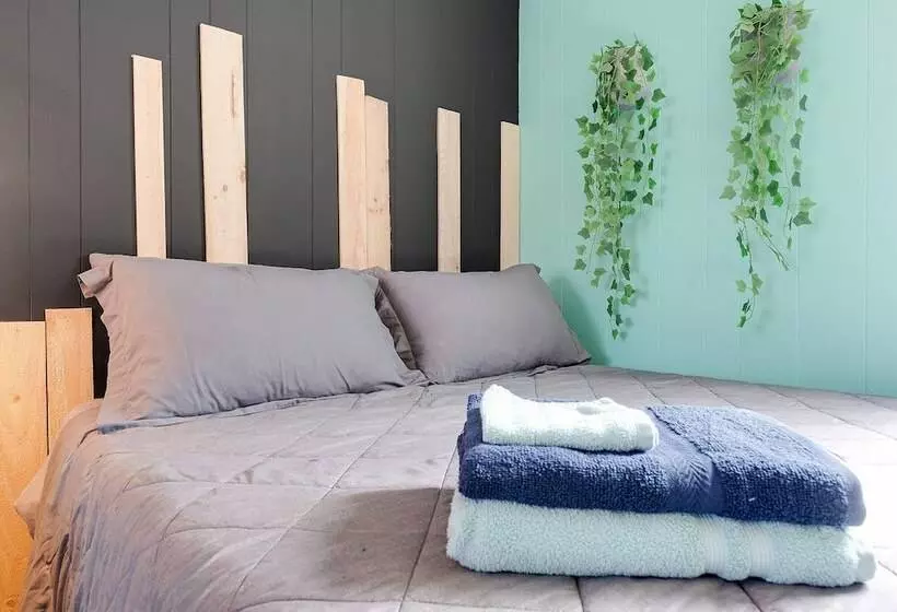 Sandcastle Inn & Motel