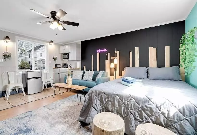 Sandcastle Inn & Motel