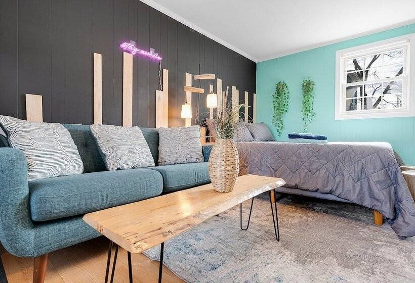 Sandcastle Inn & Motel