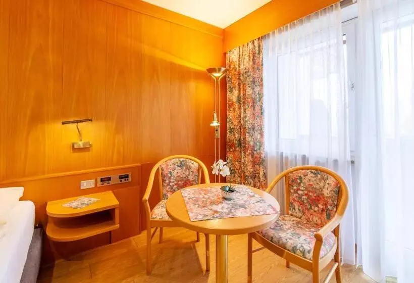 Frühstücks Hotel Olympia