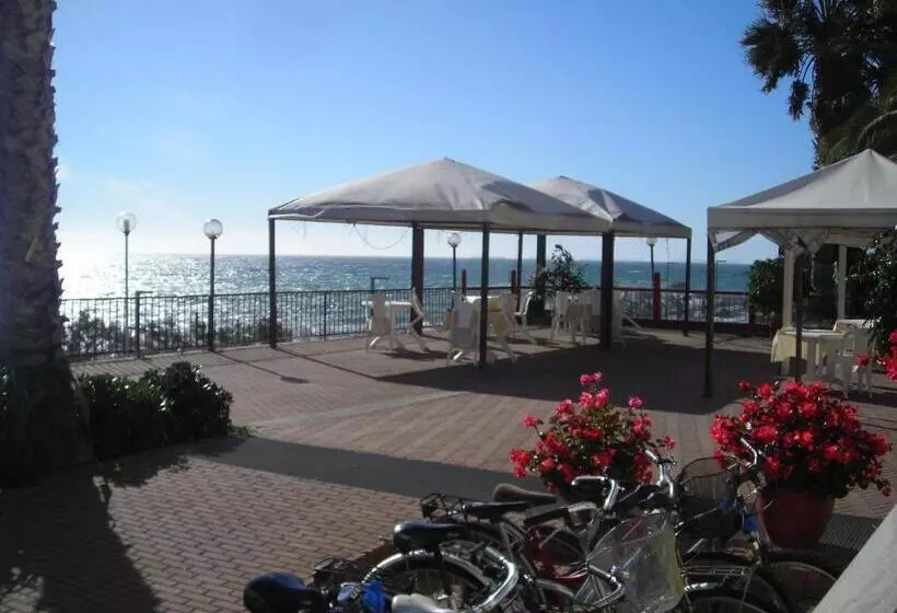 בית מלון כפרי Albergo Ristorante Lucciola