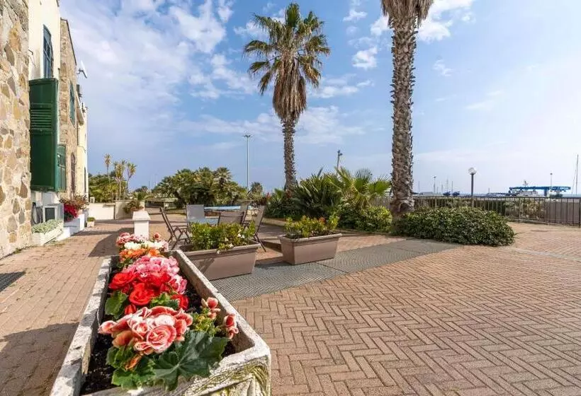 בית מלון כפרי Albergo Ristorante Lucciola