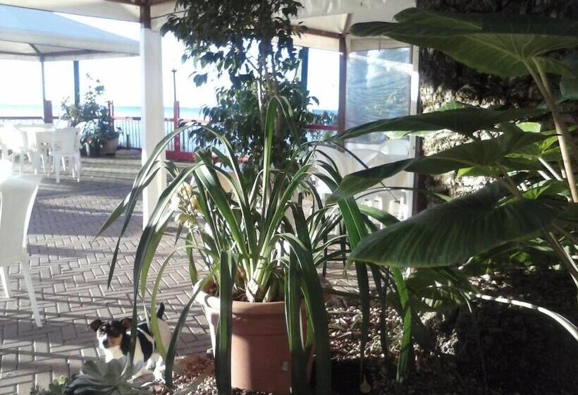 בית מלון כפרי Albergo Ristorante Lucciola