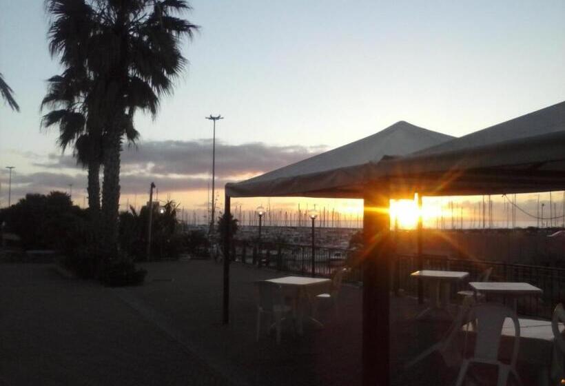 בית מלון כפרי Albergo Ristorante Lucciola