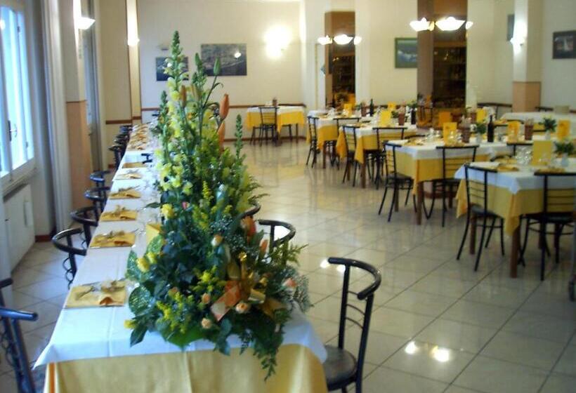בית מלון כפרי Albergo Ristorante Lucciola