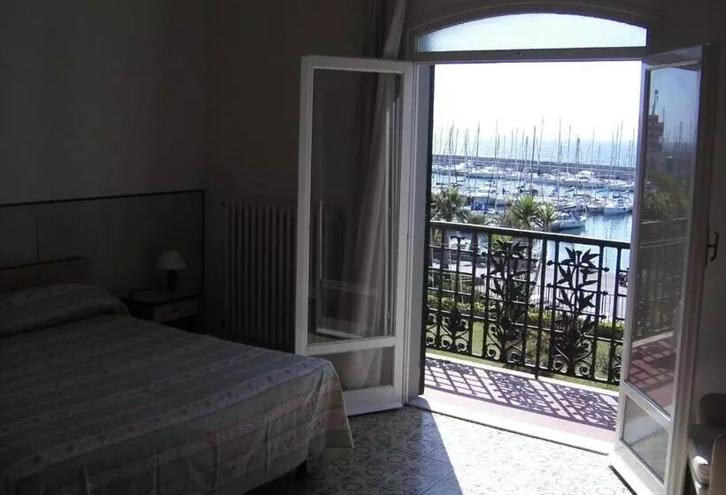 בית מלון כפרי Albergo Ristorante Lucciola