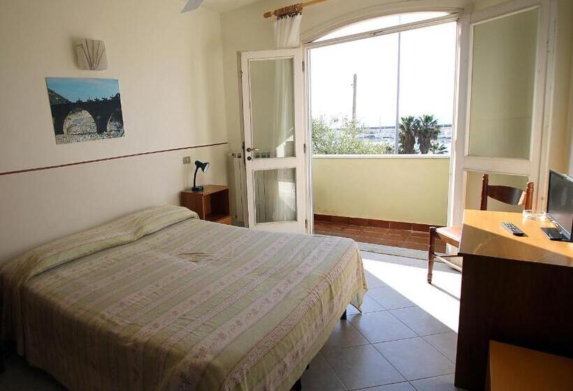 בית מלון כפרי Albergo Ristorante Lucciola