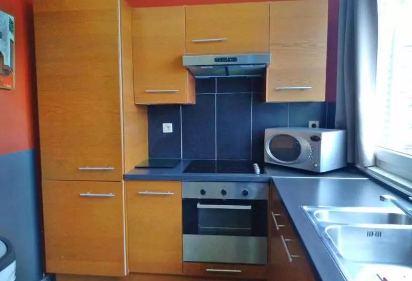 هتل Ams Brussels Flats