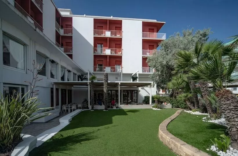 فندق Continental