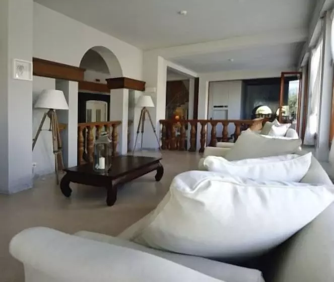 فندق Continental