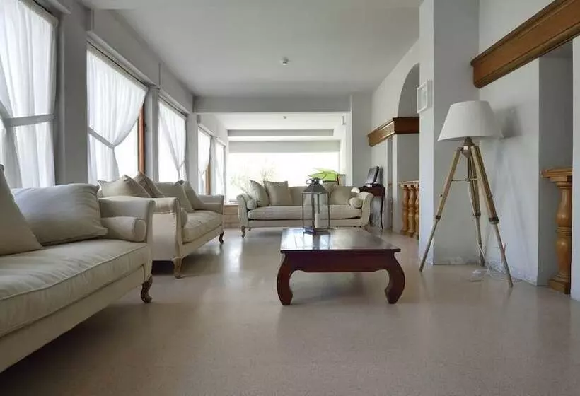 فندق Continental