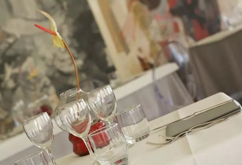 فندق Continental