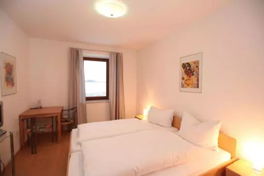 膳宿费 Engfurt Gasthaus