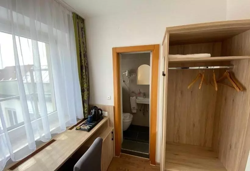 בית מלון כפרי Goldene Traube