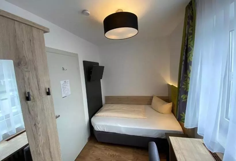 בית מלון כפרי Goldene Traube