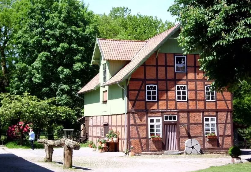 فندق Hof Sudermuhlen
