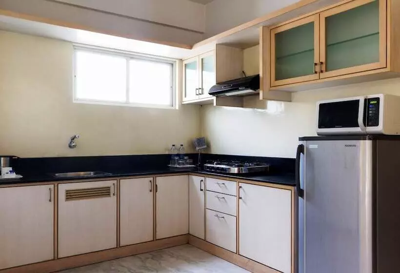 Hotelli Maple Suites Serviced Apartments