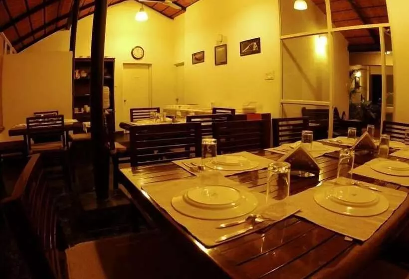 Hotelli Maple Suites Serviced Apartments