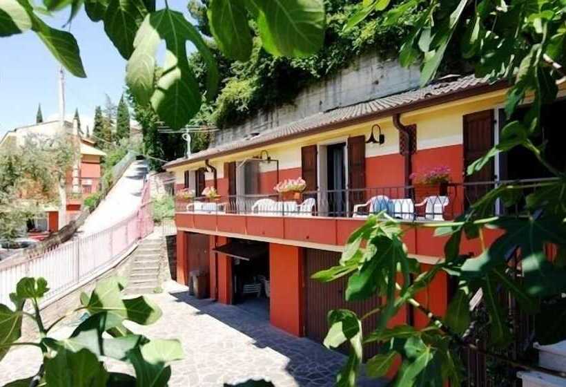 בית מלון כפרי Menapace