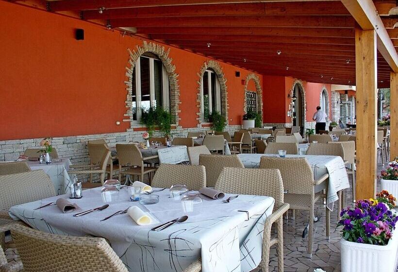 בית מלון כפרי Menapace