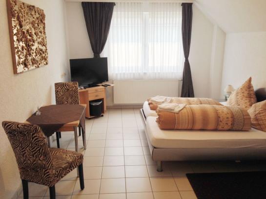 פנסיון Nauheimer Gästehaus