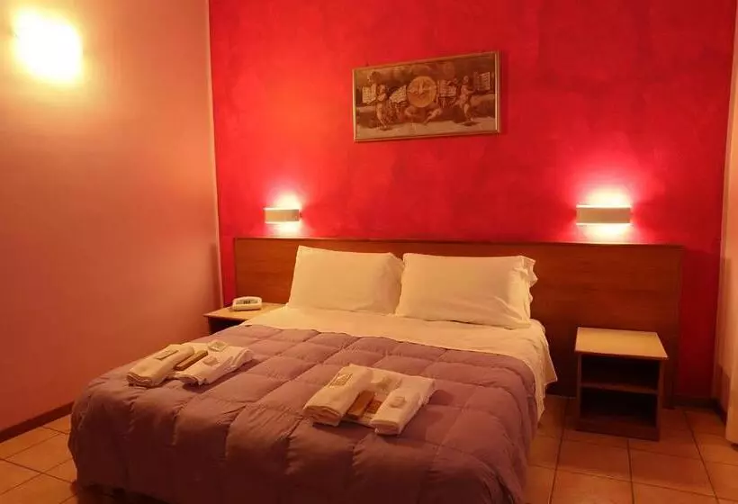 Отель Pellegrino E Pace