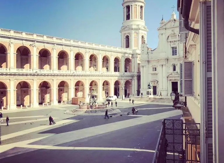 Отель Pellegrino E Pace