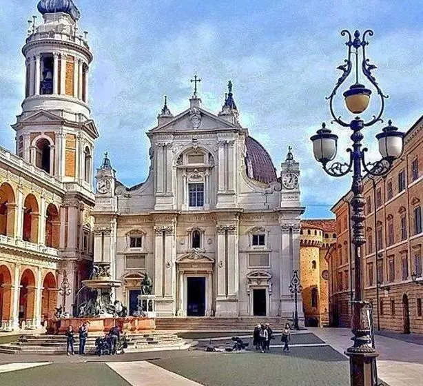 Отель Pellegrino E Pace